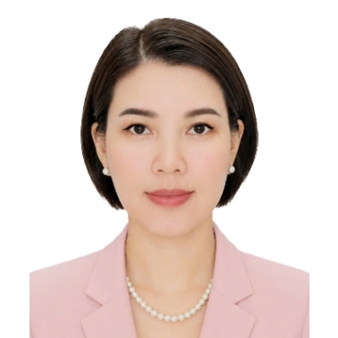 Dr Tracy Trang